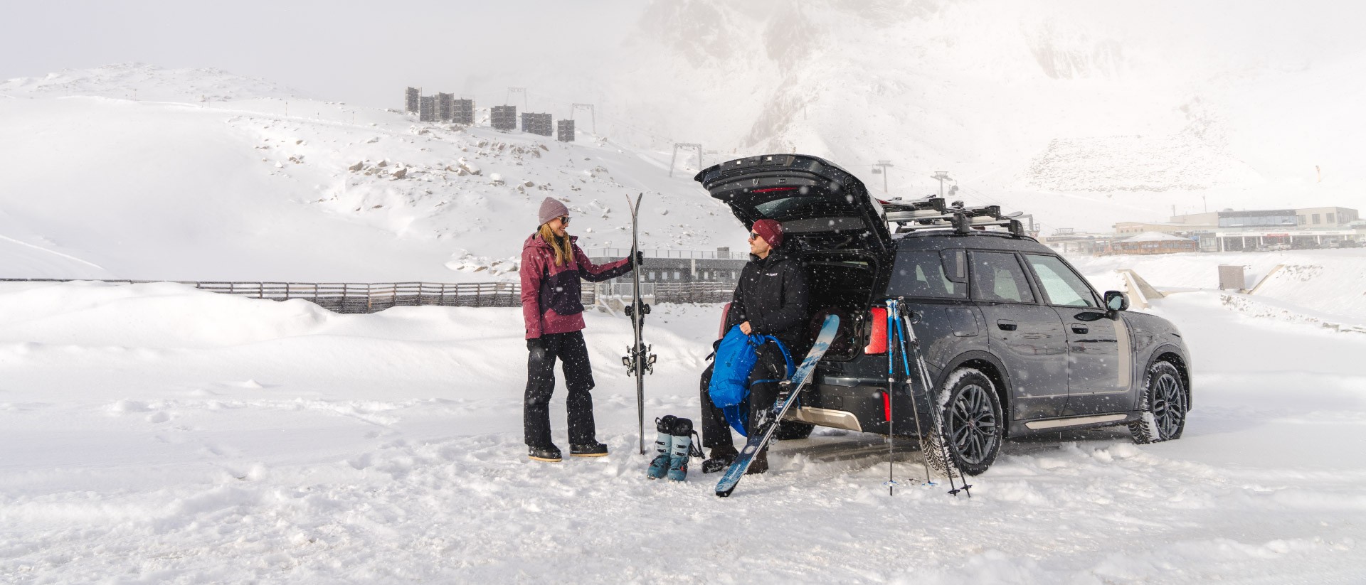 Ski and snowboard preparation in the snow with a MINI Countryman